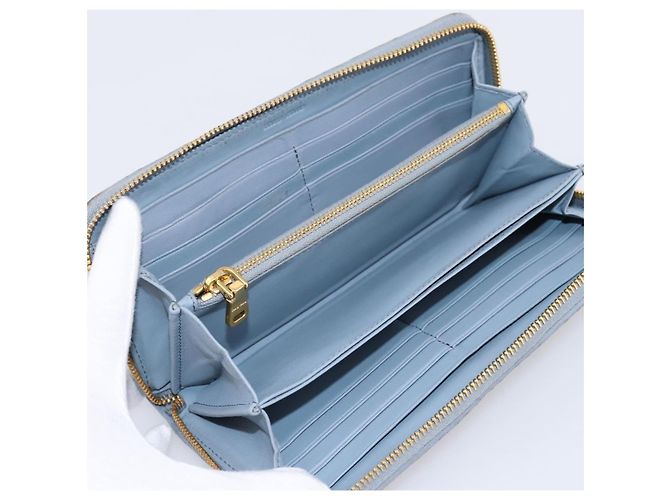 Carteira Longa Miu Miu Matelassé em Couro Azul Claro Tom Dourado Auth 167582A - vista 9