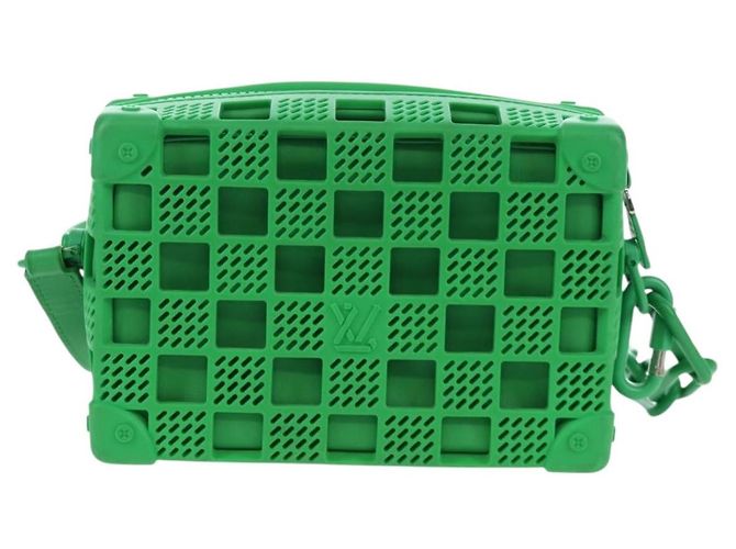 LOUIS VUITTON Borsa a tracolla Mini Soft Trunk Rubber Green M23142 LV Auth 197479SAM Verde - vista 2