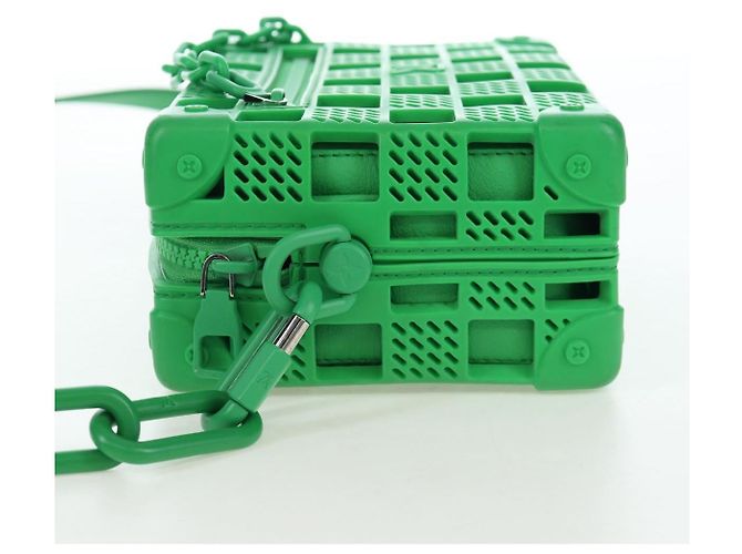 LOUIS VUITTON Borsa a tracolla Mini Soft Trunk Rubber Green M23142 LV Auth 197479SAM Verde - vista 3