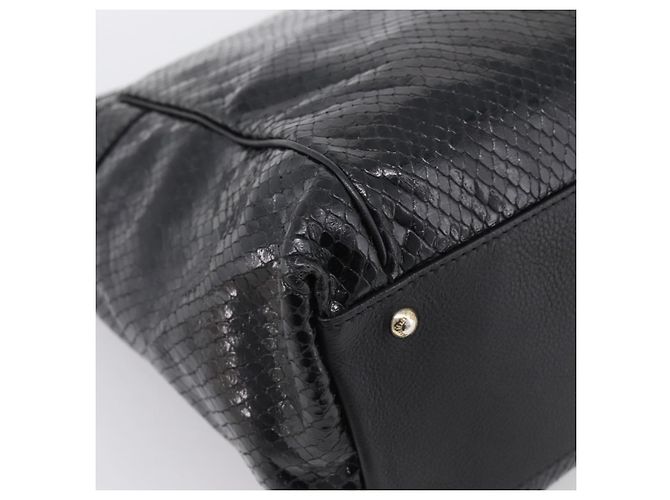 Borsa a tracolla Max Mara in pelle nera e oro Auth yk20883A Nero - vista 16