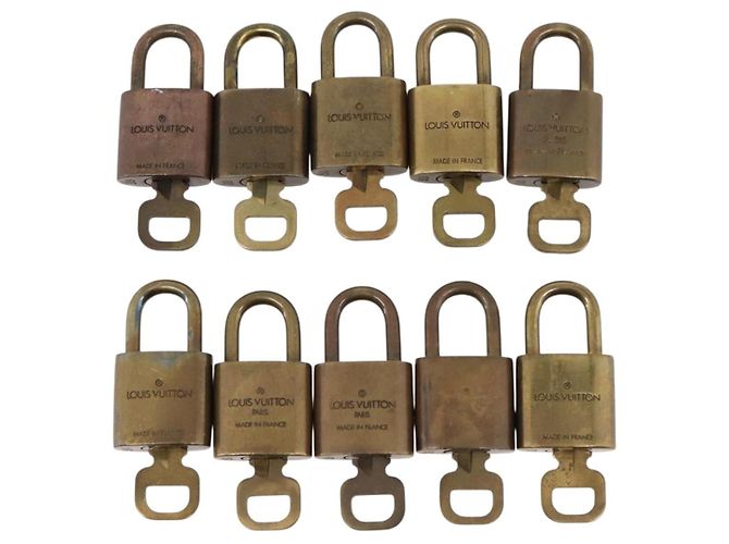 LOUIS VUITTON Padlock 10 Set Padlock metal Gold LV Auth 202434 Golden - view 3