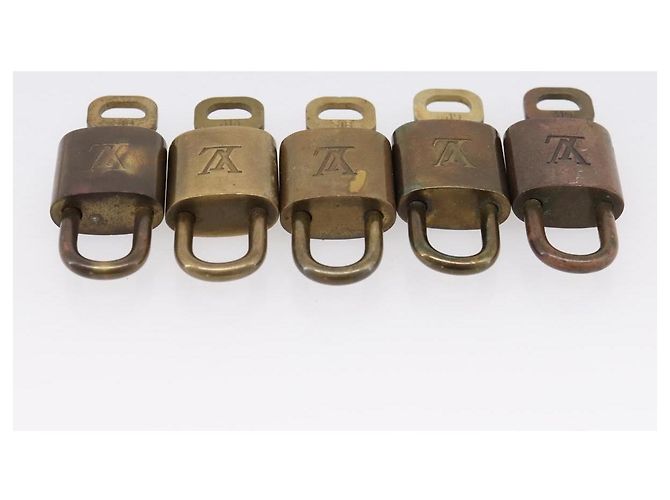 LOUIS VUITTON Padlock 10 Set Padlock metal Gold LV Auth 202434 Golden - view 5