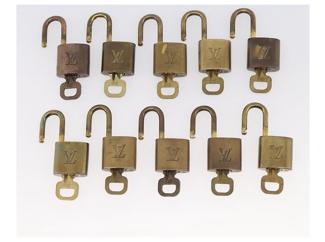 LOUIS VUITTON Padlock 10 Set Padlock metal Gold LV Auth 202434 Golden - view 8