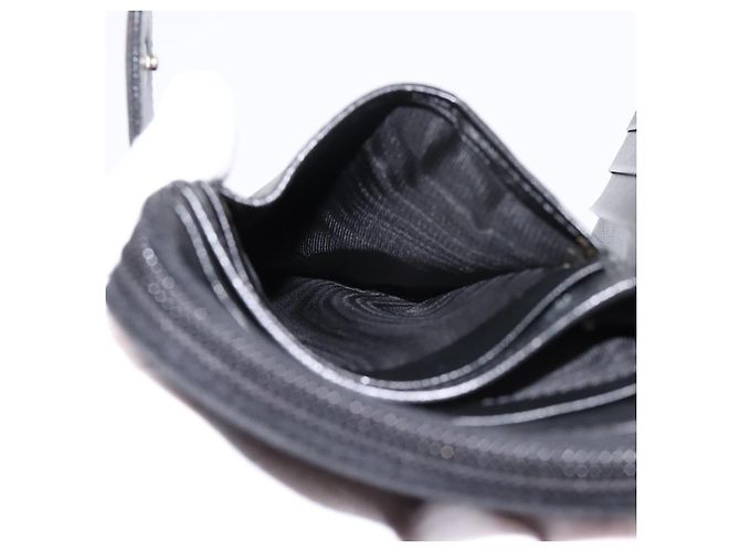 Cartera Bifold PRADA Nylon Black Silver Auth bs36914 Negro Plata - vista 25