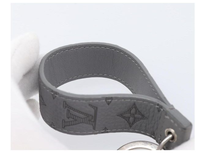 LOUIS VUITTON Monogram Shadow Key Holder Dragonne Gray M82373 LV Auth 198877M Marrone - vista 13