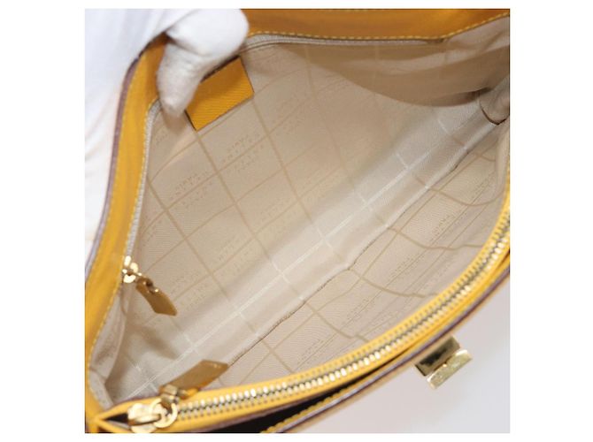 Céline Borsa a tracolla CELINE Turn Lock PVC Canvas Yellow Gold Auth am12556V D'oro Giallo - vista 11