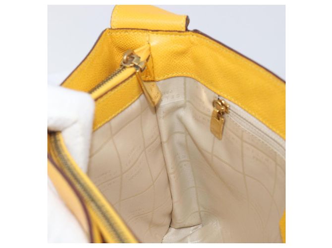 Céline Borsa a tracolla CELINE Turn Lock PVC Canvas Yellow Gold Auth am12556V D'oro Giallo - vista 20