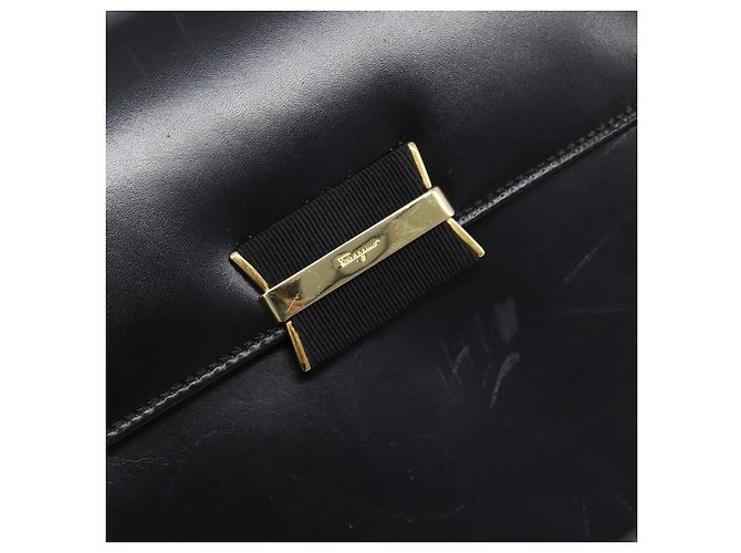 Borsa a tracolla Salvatore Ferragamo in pelle nera e oro Auth ka6004 Nero D'oro - vista 18