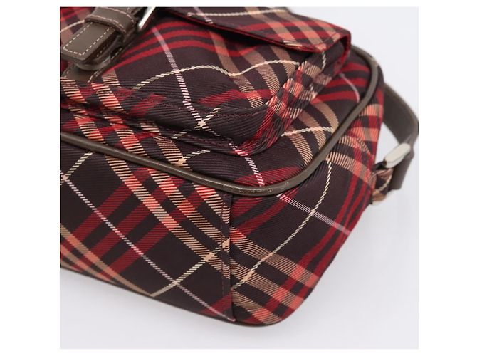 Borsa a tracolla BURBERRY Nova Check Blue Label in tela rossa e argento Auth 201971A Rosso - vista 14