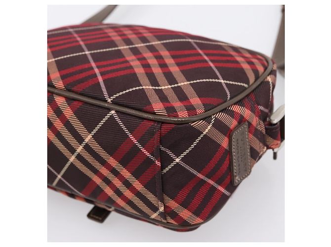 Borsa a tracolla BURBERRY Nova Check Blue Label in tela rossa e argento Auth 201971A Rosso - vista 16
