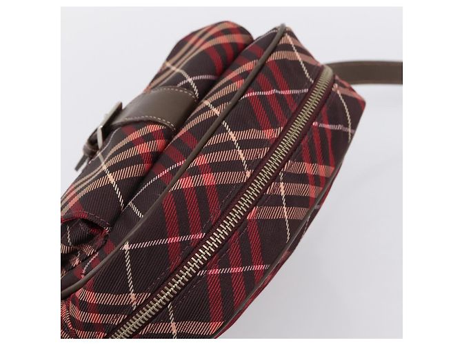 Borsa a tracolla BURBERRY Nova Check Blue Label in tela rossa e argento Auth 201971A Rosso - vista 6