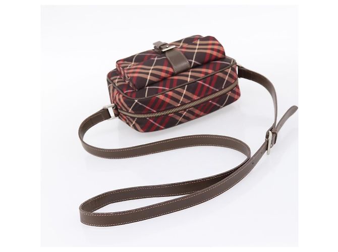 Borsa a tracolla BURBERRY Nova Check Blue Label in tela rossa e argento Auth 201971A Rosso - vista 7