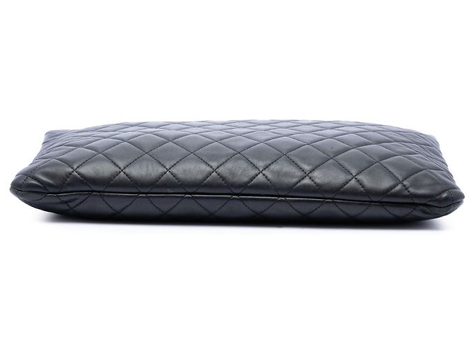 Clutch Chanel Large Quilted Lambskin O Case Nera Nero - vista 3