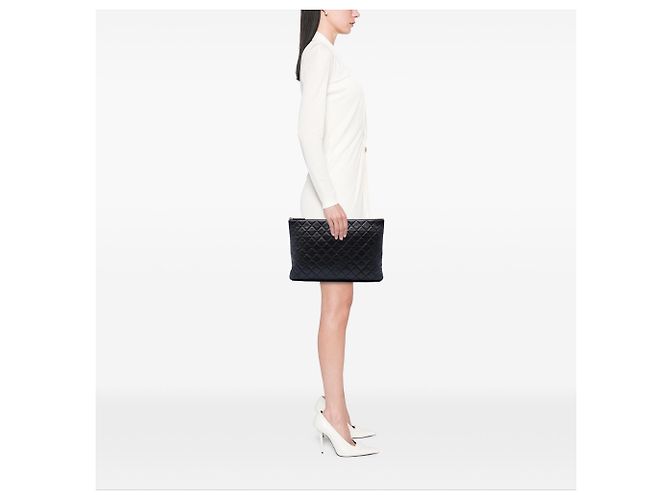 Clutch Chanel Large Quilted Lambskin O Case Nera Nero - vista 6