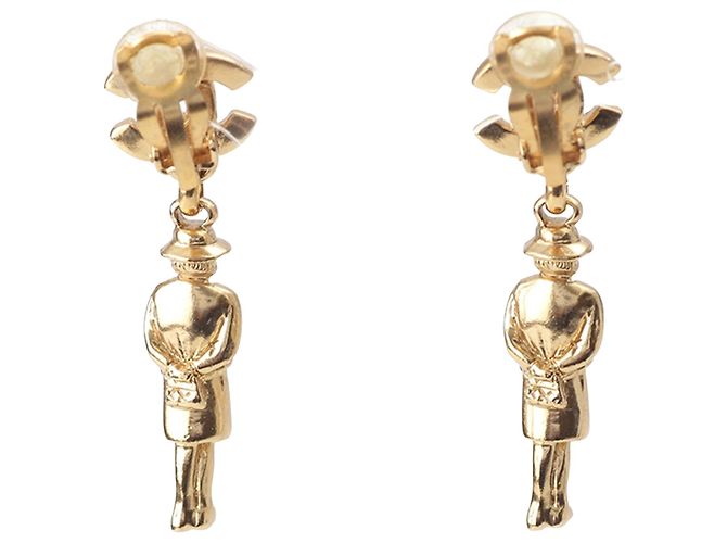 Orecchini a clip Mademoiselle Chanel CC placcati in oro D'oro - vista 2