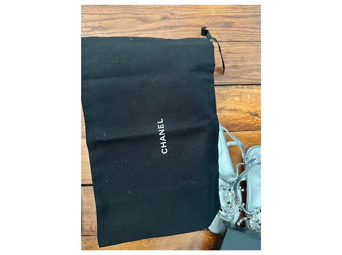 Chanel flache Sandalen in Silber - Ansicht 3