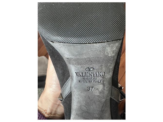 Valentino Garavani Stivaletti Rockstud in camoscio nero - vista 3