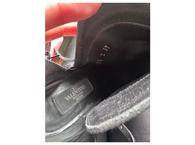 Valentino Garavani Stivaletti Rockstud in camoscio nero - vista 4