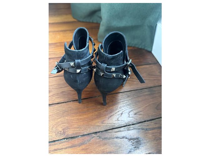 Valentino Garavani Stivaletti Rockstud in camoscio nero - vista 5