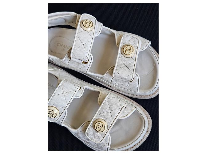 Chanel Sandali in pelle matelassé Bianco - vista 13