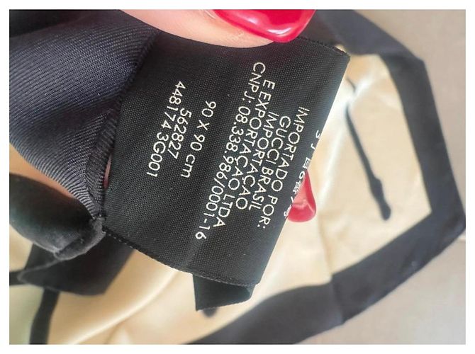 Carré in seta Gucci "Life is Gucci" Nero Crudo - vista 6