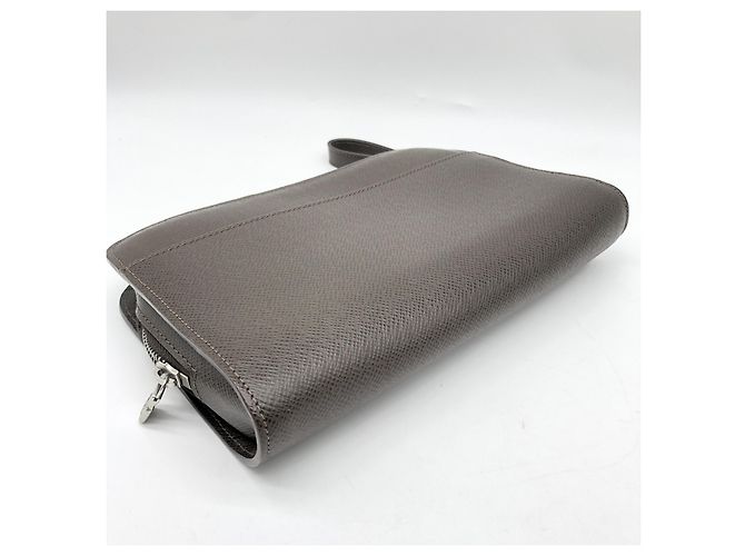 Louis Vuitton Baikal Pelle Taiga Marrone - vista 3