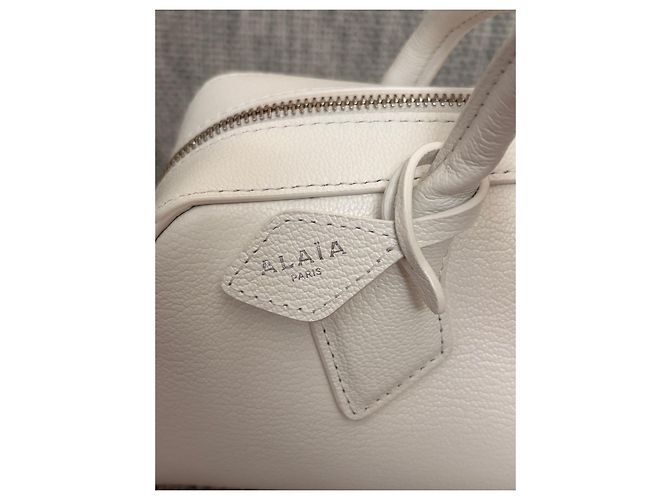 Alaïa Le Teckel Medium Handtasche Elfenbeinweiß - Ansicht 8