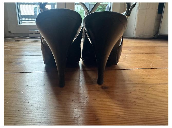 Chanel Décolleté Slingback in pelle nera e oro Nero D'oro - vista 5
