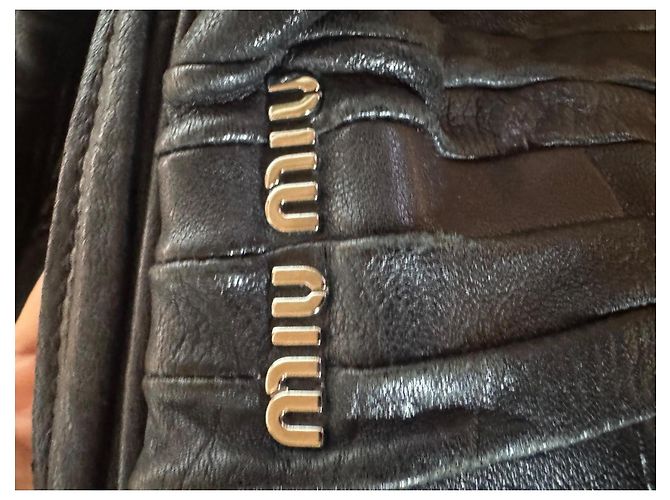 Miu Miu Borsa Tote in Pelle Nera Arricciata Nero - vista 11