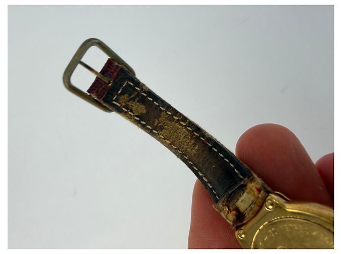 Vintage Courreges Quartz Uhr Gold mit rotem Krokodil-Effekt-Armband Weiß - Ansicht 11