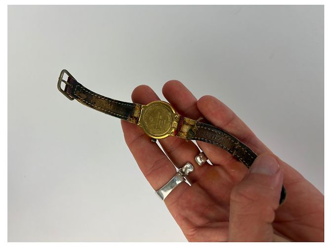 Vintage Courreges Quartz Uhr Gold mit rotem Krokodil-Effekt-Armband Weiß - Ansicht 9