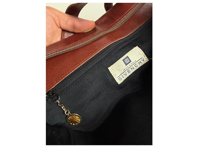 Sac structuré en cuir embossé Givenchy Vintage Burgundy Gold Bordeaux - vue 4