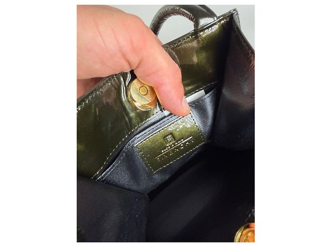 Vintage Givenchy Antigona Tote aus Lackleder Schwarz Gold - Ansicht 4