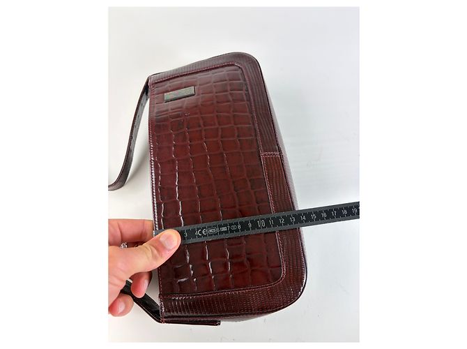 Vintage Givenchy Schultertasche aus Leder in Krokodil-Optik Burgundy Bordeaux - Ansicht 10
