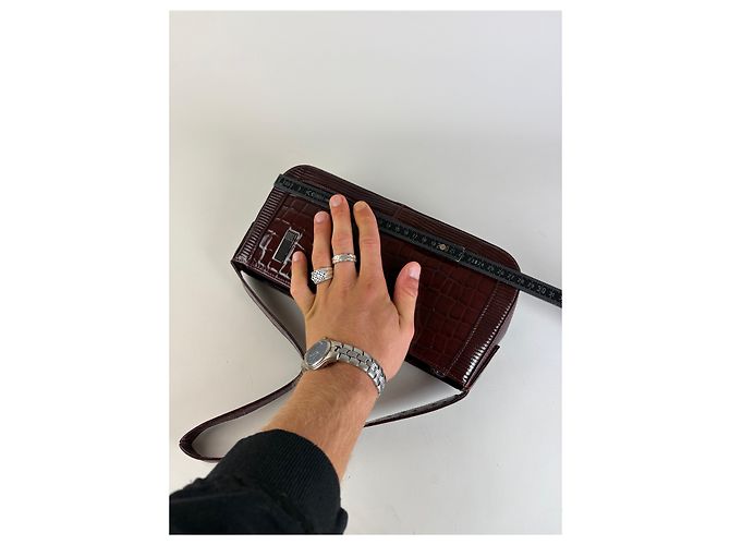 Vintage Givenchy Schultertasche aus Leder in Krokodil-Optik Burgundy Bordeaux - Ansicht 9