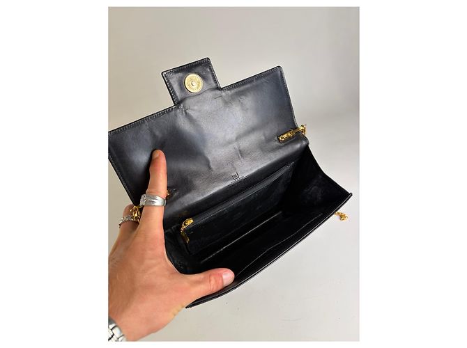 Sac bandoulière à rabat en cuir texturé avec logo Givenchy Vintage Noir - vue 3