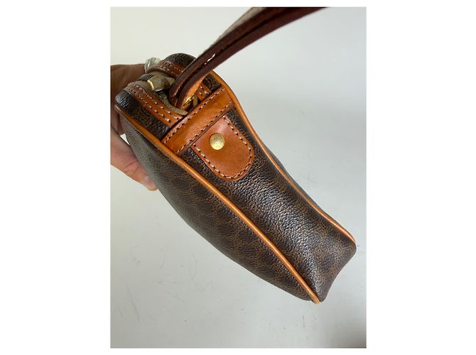 16 Céline Borsa a Pochette Vintage Celine Monogram Canvas Marrone Arancione - vista 7