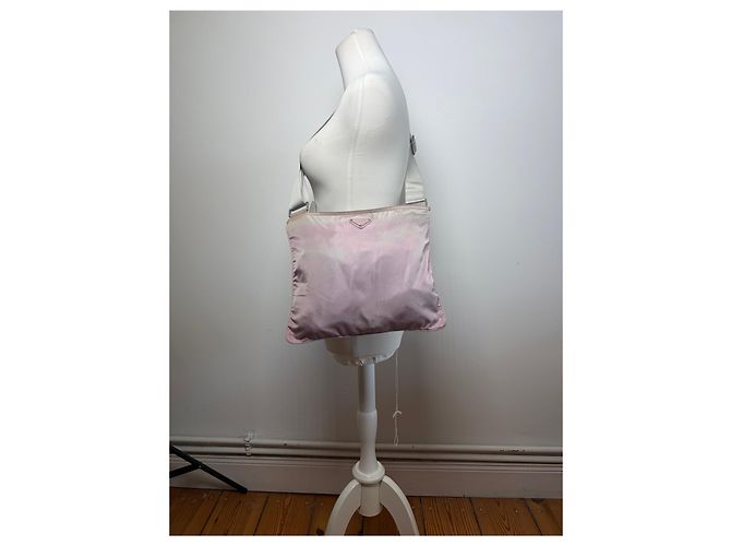 Vintage Prada Nylon Schultertasche mit Klappe Hellrosa Creme Beige - Ansicht 4