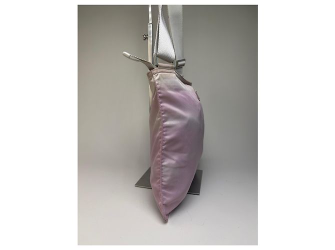 Vintage Prada Nylon Schultertasche mit Klappe Hellrosa Creme Beige - Ansicht 7
