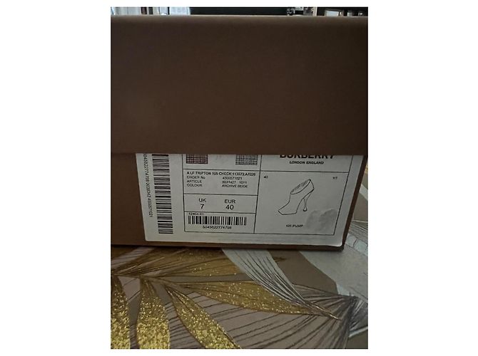 Burberry Check Pumps aus Canvas Schwarz Weiß Rot Beige - Ansicht 13