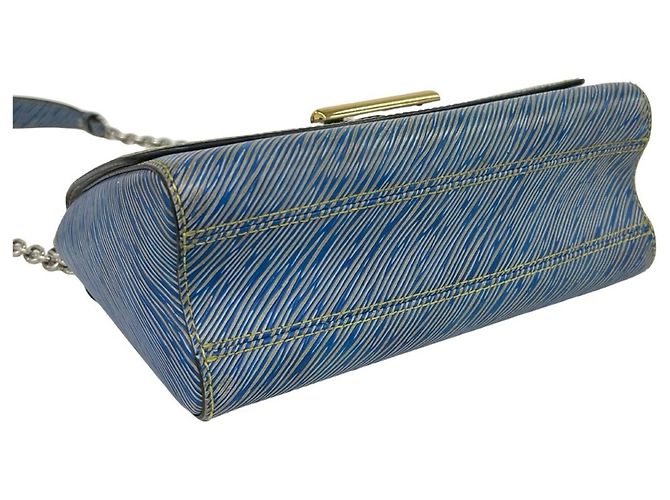 Borsa a tracolla con catena Louis Vuitton Twist MM in pelle Epi Denim Blu - vista 7