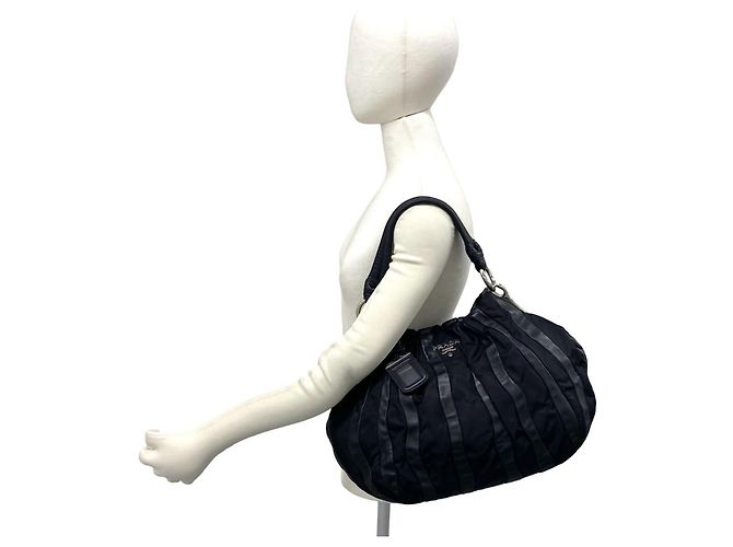 Borsa Tote a Spalla Prada in Pelle Nera e Nylon Nero - vista 2
