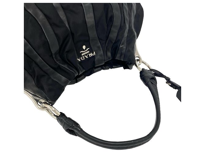 Borsa Tote a Spalla Prada in Pelle Nera e Nylon Nero - vista 4