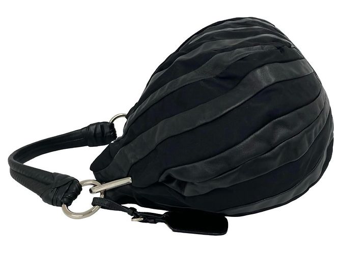 Borsa Tote a Spalla Prada in Pelle Nera e Nylon Nero - vista 5