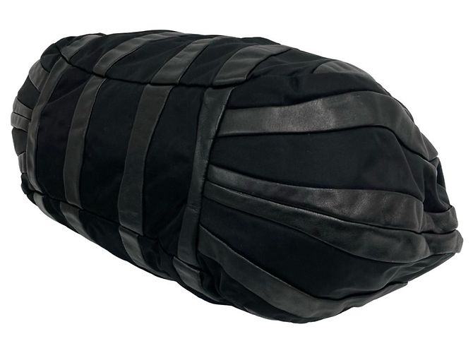 Borsa Tote a Spalla Prada in Pelle Nera e Nylon Nero - vista 8