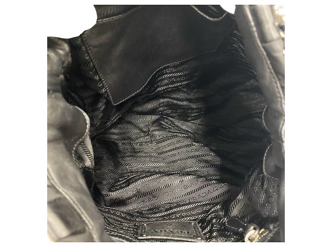 Borsa Tote a Spalla Prada in Pelle Nera e Nylon Nero - vista 9