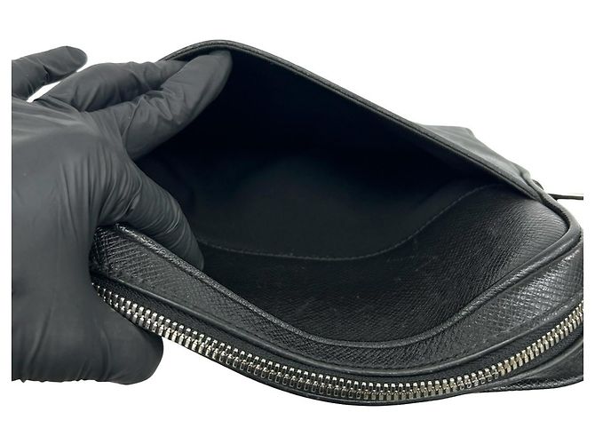 Bolso de hombro Louis Vuitton de cuero negro - vista 10