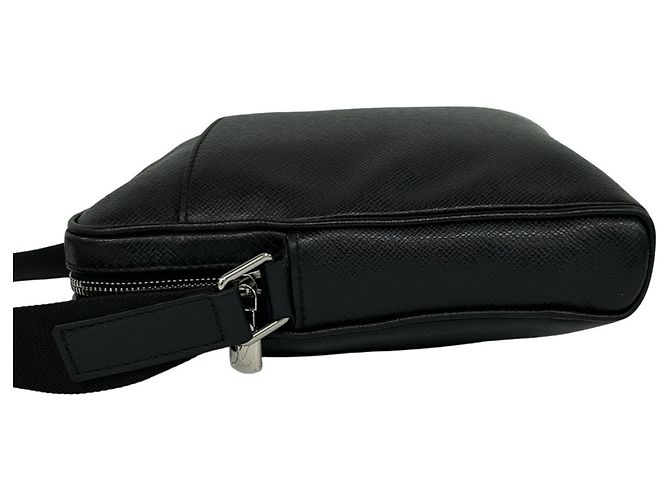 Bolso de hombro Louis Vuitton de cuero negro - vista 5