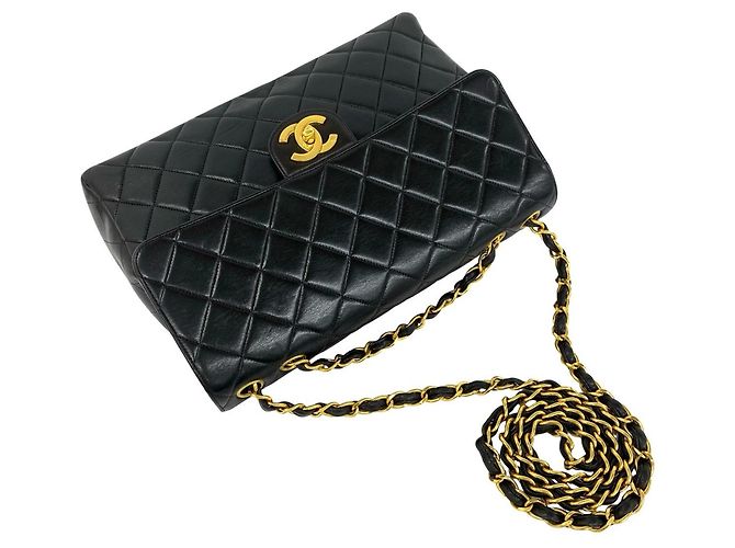 Timeless Borsa a tracolla Chanel Matelassé Coco Mark in pelle di agnello Nero - vista 4