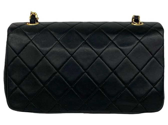 Timeless Borsa a tracolla Chanel in pelle d'agnello matelassé nera Nero - vista 2